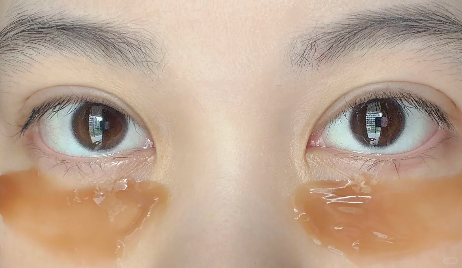 Under-eyes look lighter
